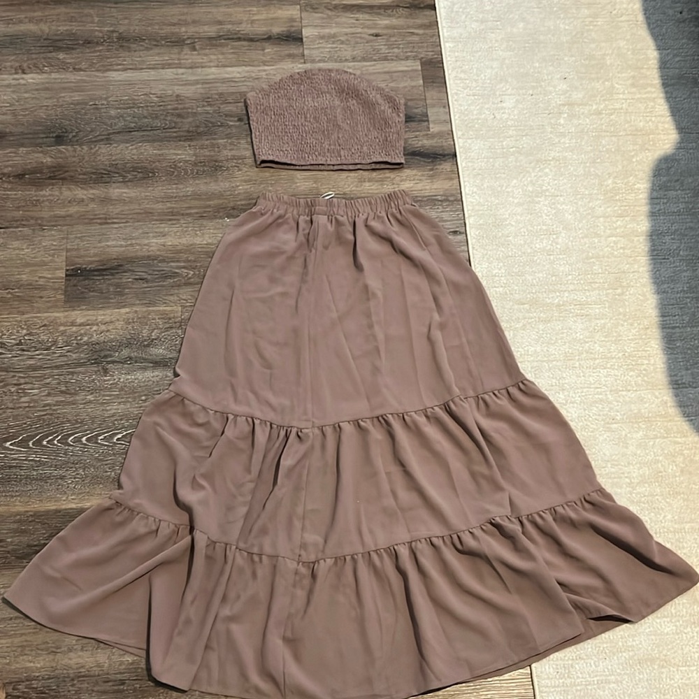 Crop top & skirt duo